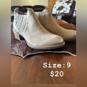 Ankle boots